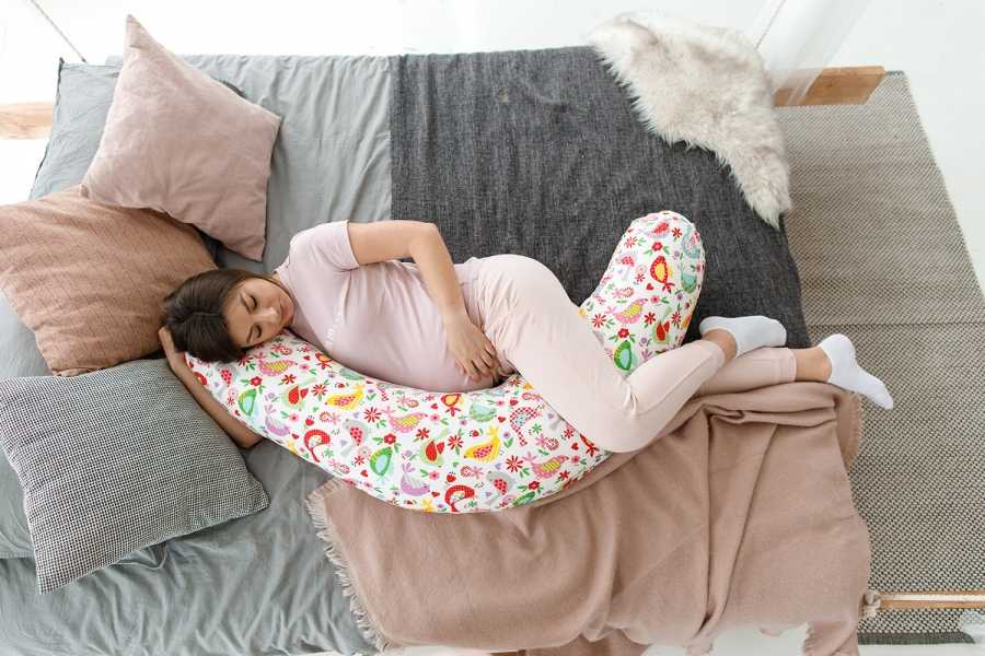 Какие бывают и как пользоваться подушкой для беременных