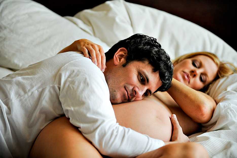 Муж т спящую жену. Любовь беременной женщины.