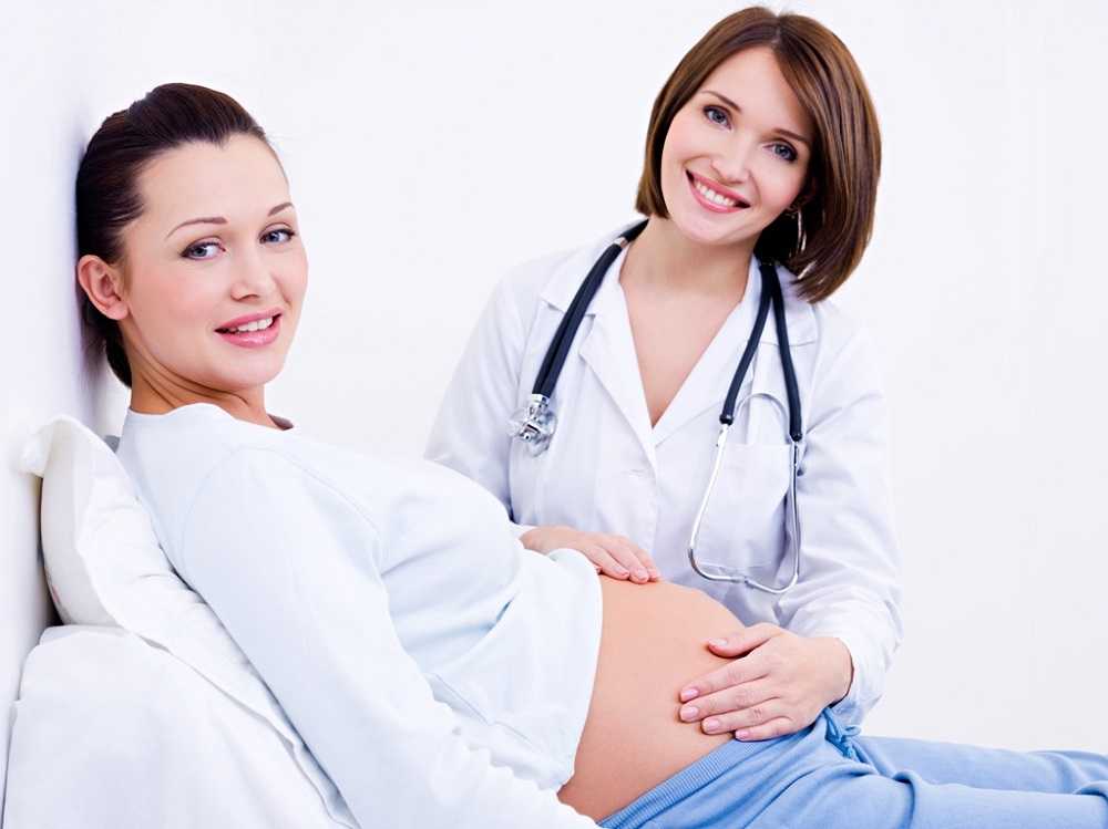 Первый визит к гинекологу после родов: когда и как проходит?
