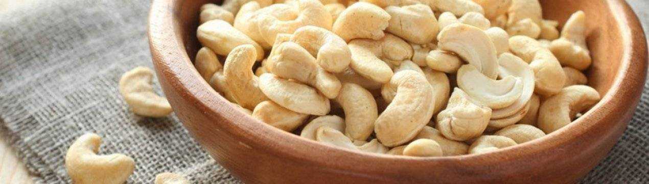 Орехи при грудном вскармливании ребёнка — можно ли?