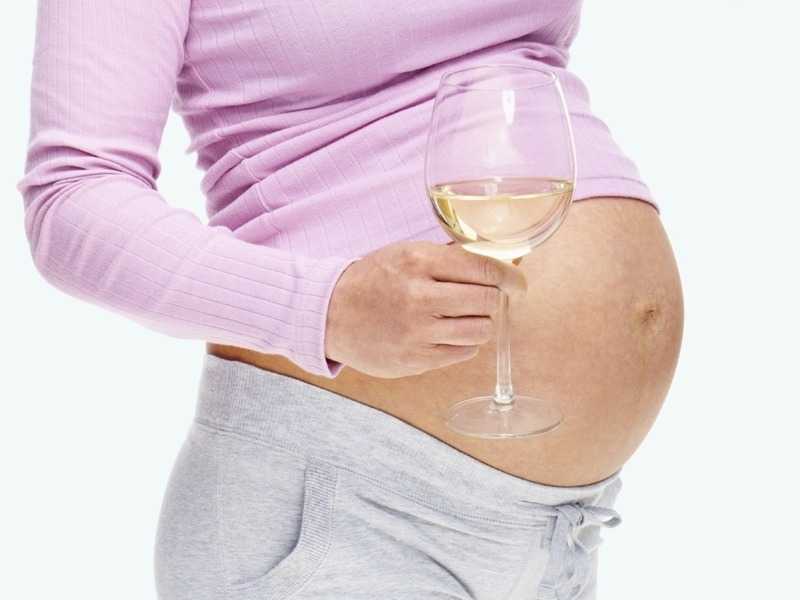 Врачи разрешили беременным выпивать - страна мам