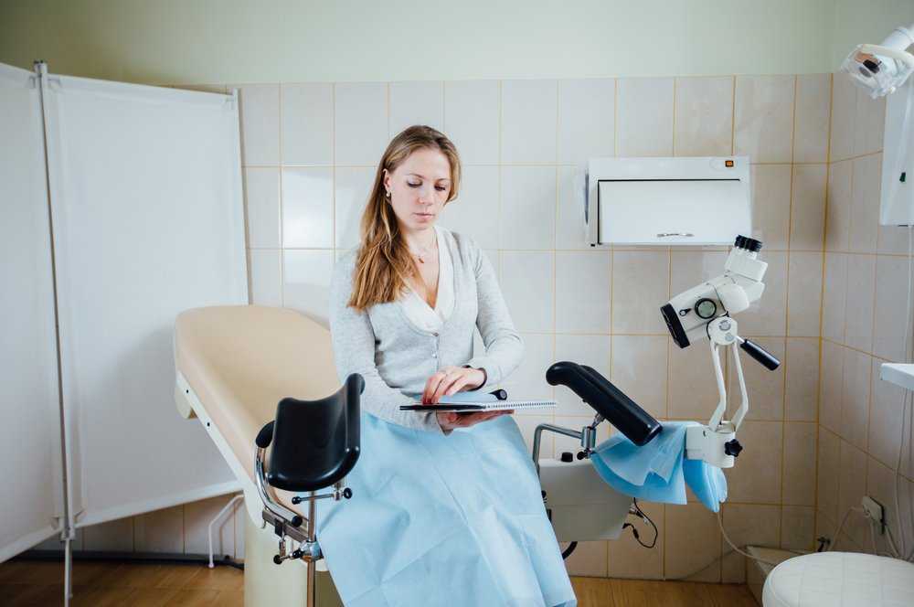 6 необходимых визитов к врачам для здоровья мамы после родов