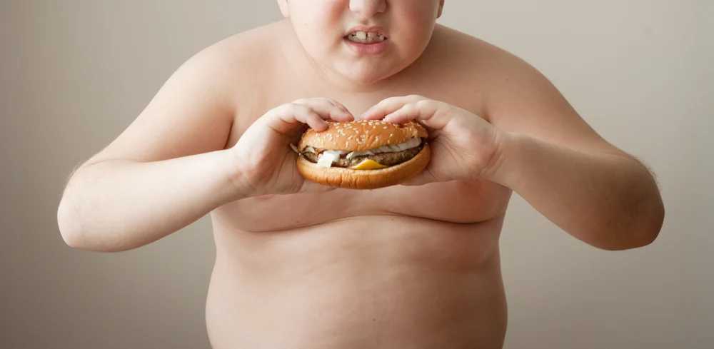 Почему подростки толстеют и как справиться с детским ожирением?