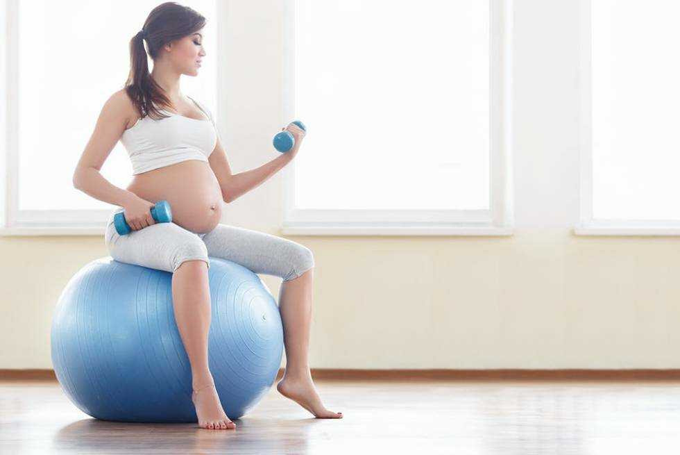 Беременность и тренажерный зал: можно ли во время вынашивания ребенка ходить на тренировки, заниматься спортом и какие делать упражнения