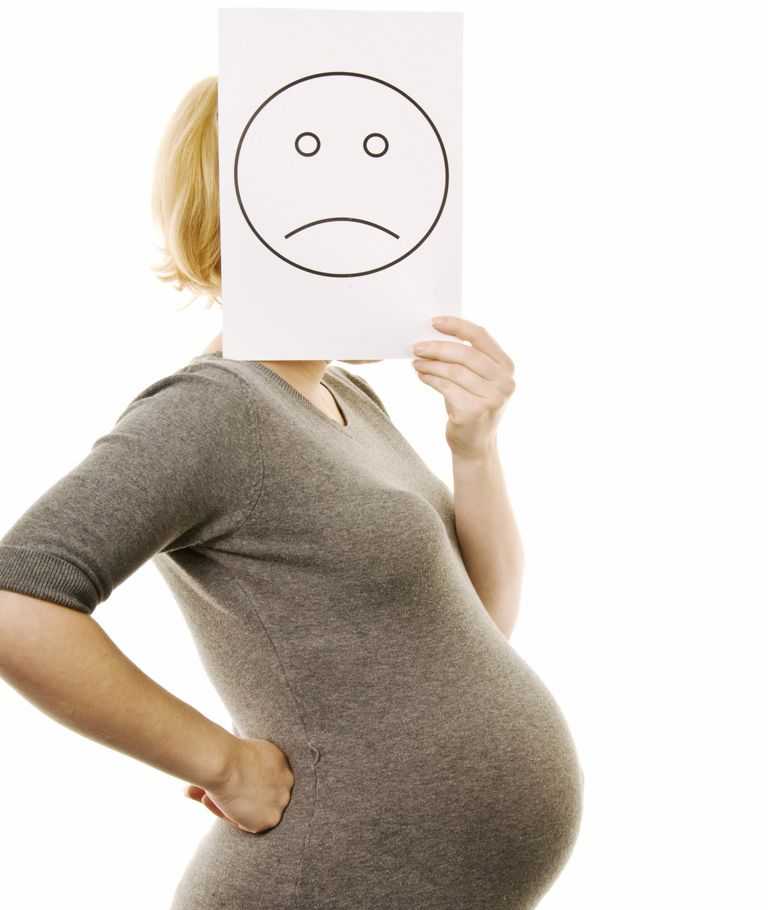 Перепады настроения во время беременности: причины, помощь